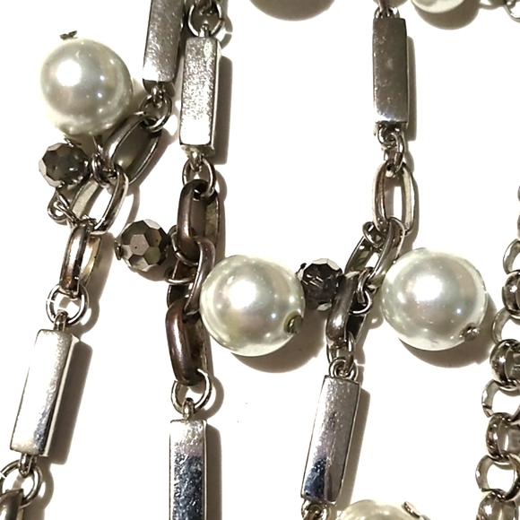 WHITE HOUSE BLACK MARKET DANGLE FAUX PEARL/CRYSTAL SILVER-TONE 37-40" NECKLACE - Picture 6 of 9